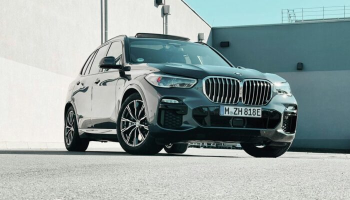 Ultimate Luxury SUV Performance Faceoff